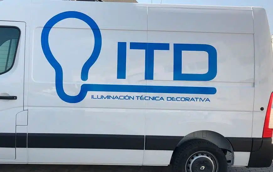 Furgón iluminación rotulado