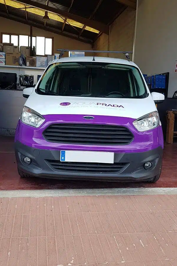 Rotulación semi integral coche vista delantera