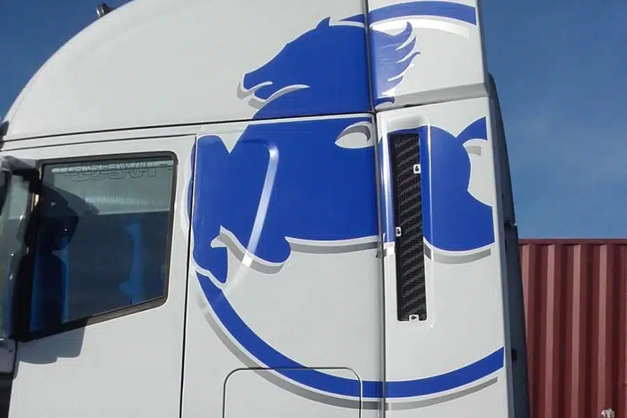 Rotulación parcial en camión