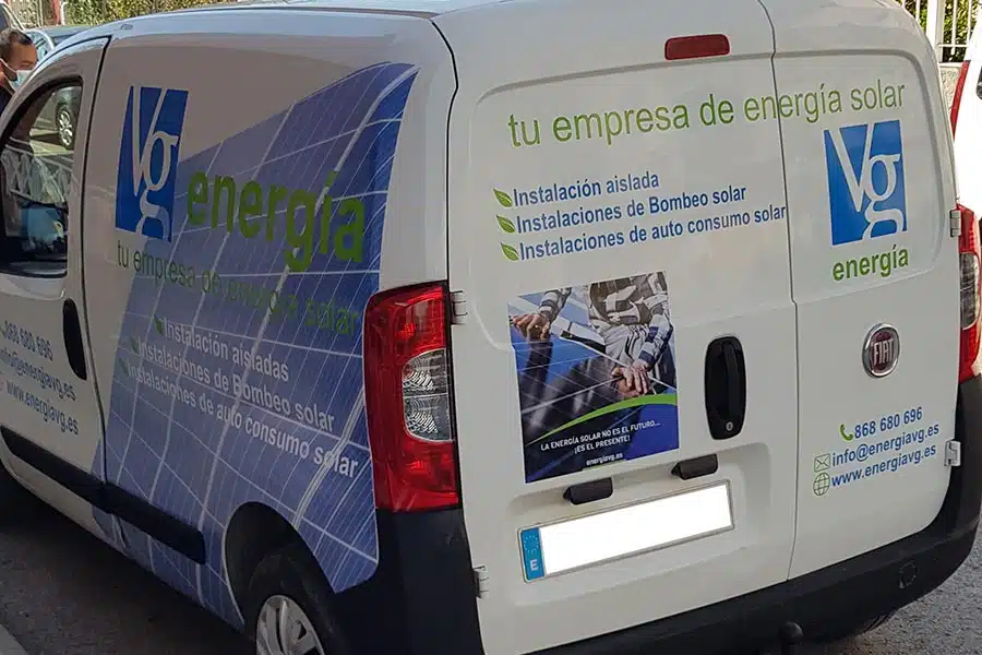 Rotulación parcial furgoneta parte lateral y trasera