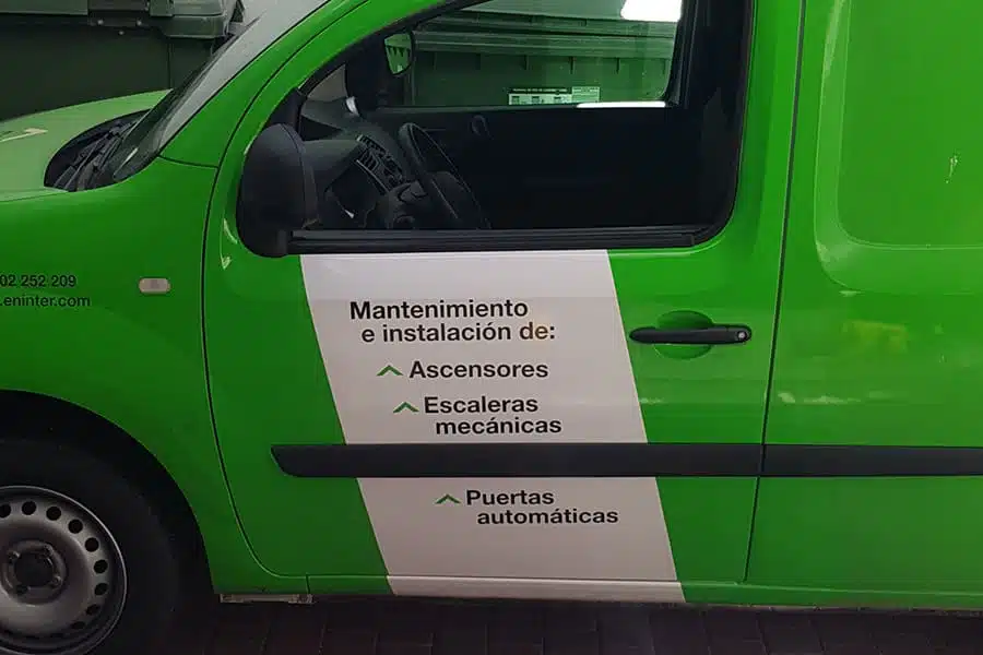 Rotulación parcial puerta furgoneta Eninter