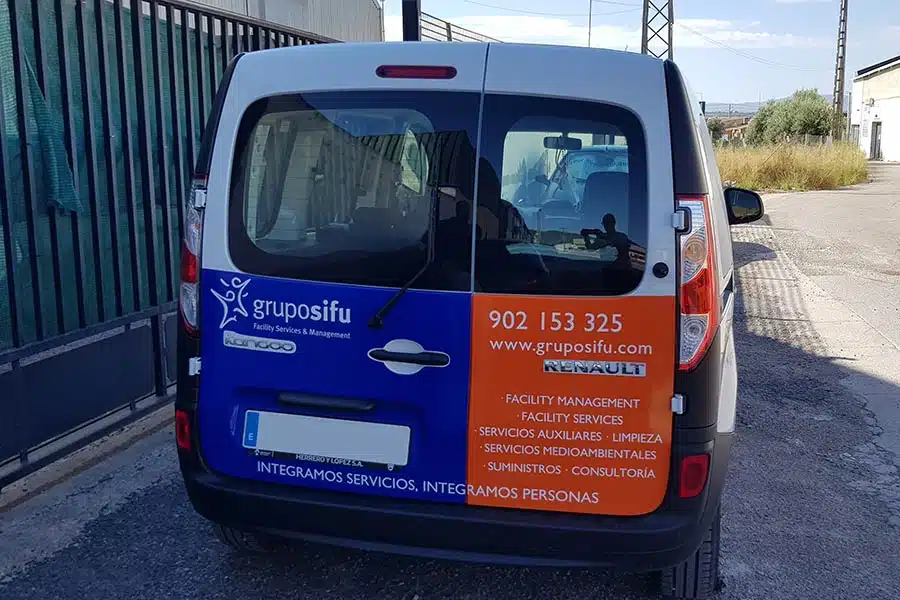 Rotulación parcial furgoneta parte trasera