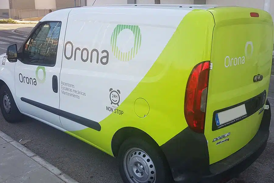 Rotulación parcial furgoneta Orona