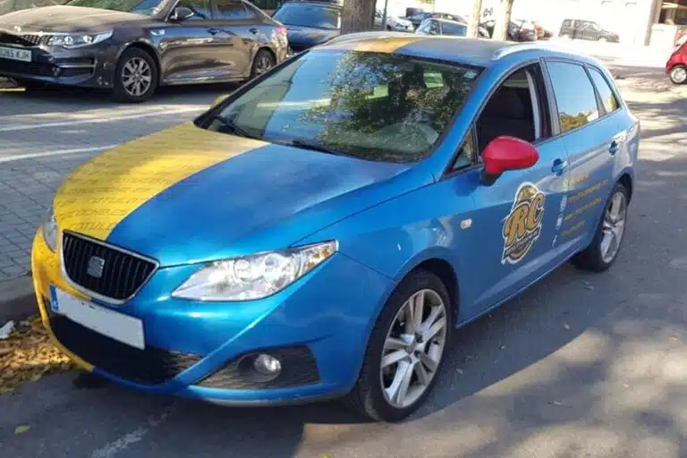 Vehículo de Rotulotucoche con rotulación integral