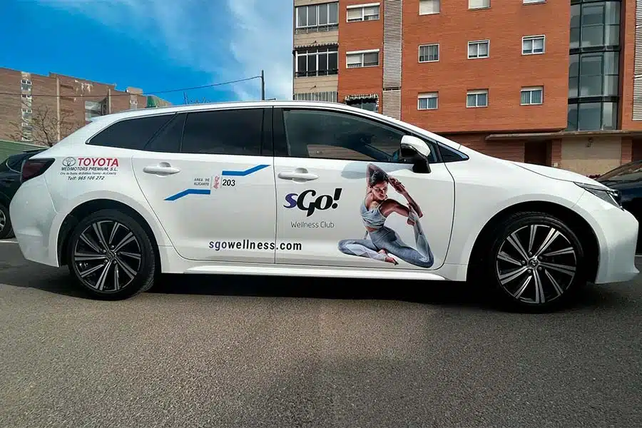 Ejemplo de coche rotulado