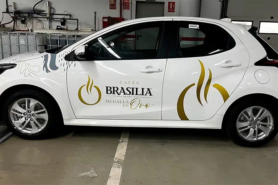 Ejemplo de coche rotulado