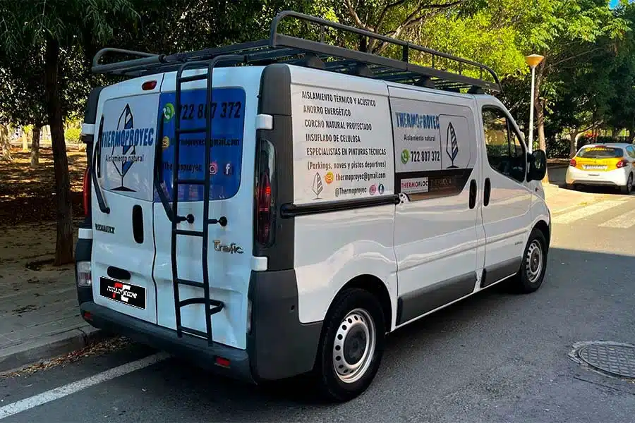 Ejemplo de furgoneta rotulada