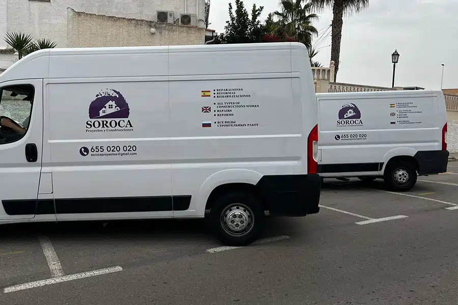 Instalando rótulos en Fiat Ducato de Soroca