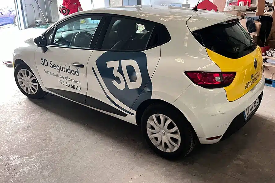 Coche con rótulos de 3D Seguridad