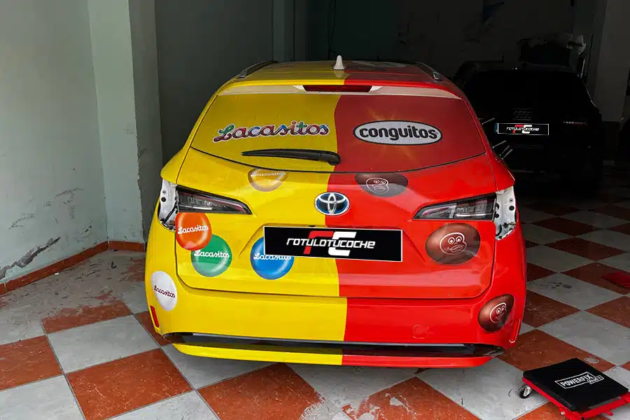 Toyota rotulado de Lacasitos