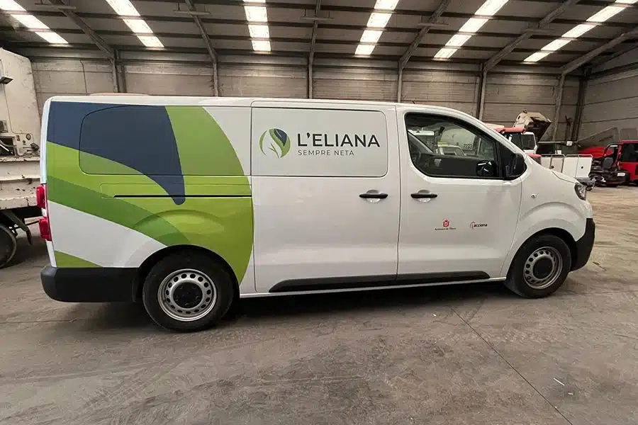 Ideas para rotular una furgoneta: Inspira tu negocio 4 Furgón con rotulación parcial