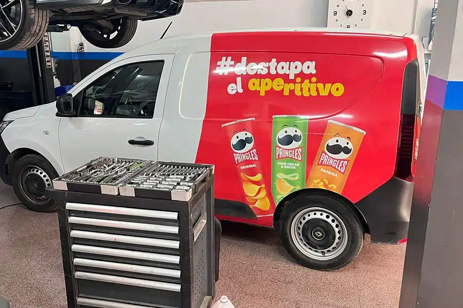 Ideas para rotular una furgoneta: Inspira tu negocio 2 Furgoneta rotulada en lateral