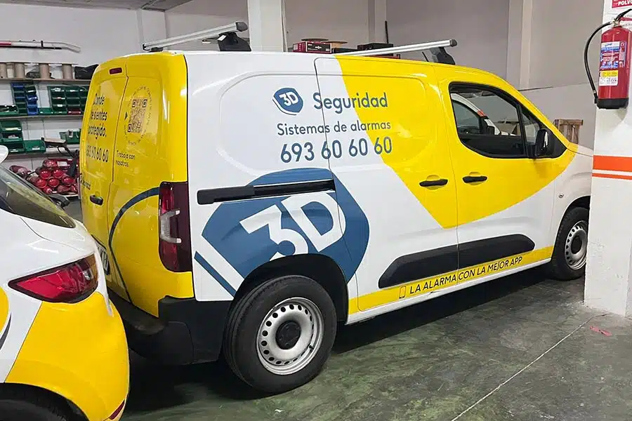 Ideas para rotular una furgoneta: Inspira tu negocio 3 Vehículos rotulados en taller